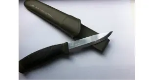 Cuţit Morakniv Companion cu lama din otel carbon